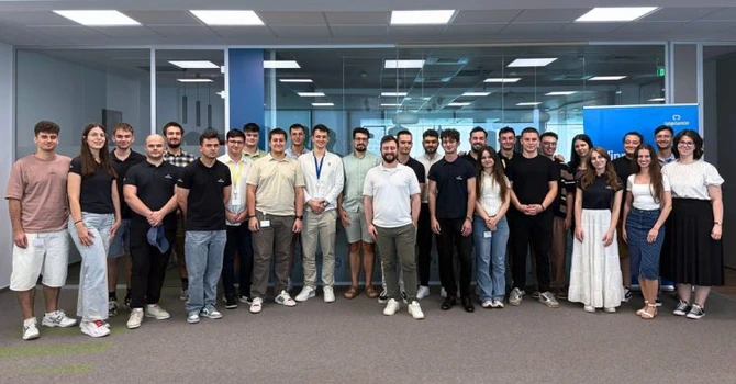 Peste 400 de studenți s-au înscris la unul dintre cele mai ample programe de internship în AI. Cum investește Computacenter în viitorii specialiști
