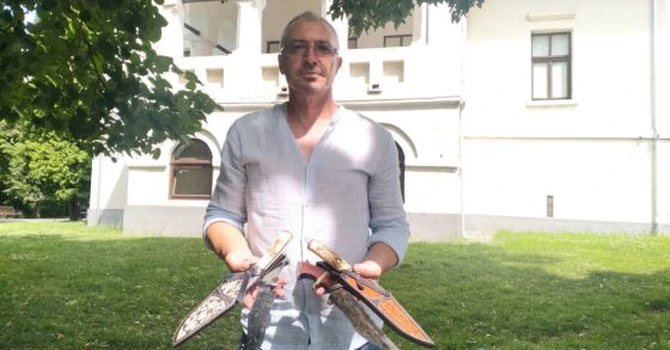 Românul din Craiova care a cucerit Madridul cu un brand de cuțite de Damasc