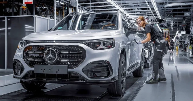 Ungaria primeşte un bonus de la Mercedes. Gigantul german va dubla capacitatea de producţie a fabricii de la Kecskemet