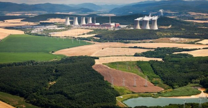 Nouă centrală nucleară în zona noastră: a început încărcarea combustibilului la Unitatea 4 Mochovce din Slovacia