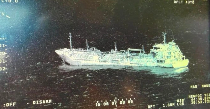 Navă-gigant avariată în Marea Neagră, aproape de ţărmul românesc. DSU anunţă că ar putea fi fost lovită de o dronă – FOTO