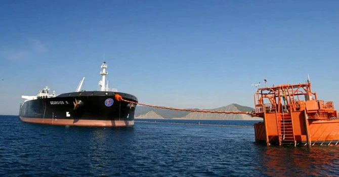 Conflict diplomatico-energetic în Marea Neagră. Kazahstanul cere Ucrainei să nu mai atace petrolierele care transportă legal țiței kazah, și amenință că va cere compensații. Țițeiul kazah a ajuns vital pentru Europa, care e situația acum