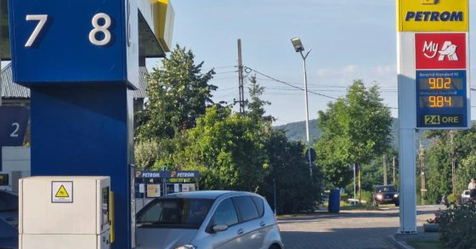Nouă scumpire a carburanților azi dimineață. Benzina a sărit pragul de 9 lei pe litru, motorina se apropie rapid de 10 lei