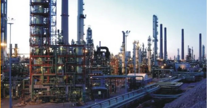Nouă lovitură pentru Moscova. O țară de lângă ea refuză să mai cumpere și să rafineze petrol rusesc
