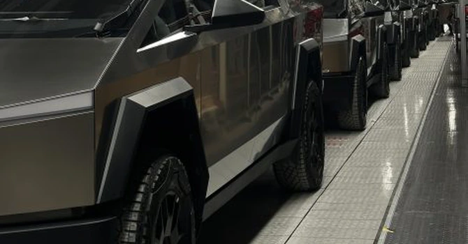 Tesla suferă. Acțiunile gigantului scad după ce a obţinut un profit sub aşteptări în al doilea trimestru din 2026
