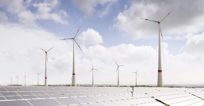 O nouă centrală electrică mixtă, vânt-soare, se va face în România. Israelienii de la Shikun and Binui au luat autorizație pentru 76 MW în Iași