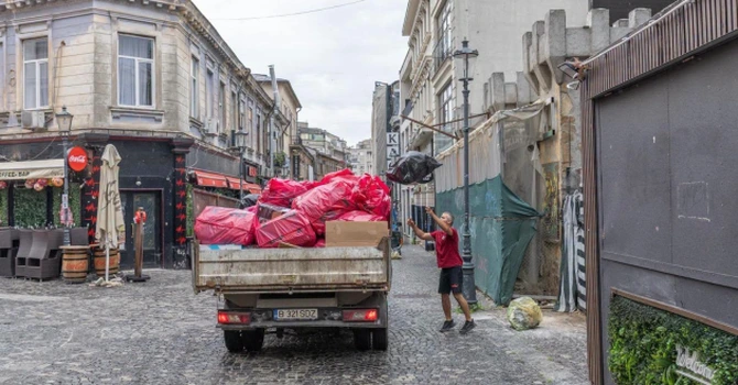 Centrul Vechi, mai curat și mai liniștit? De ce riscă proprietarii de terase amenzi de până la 10.000 de lei