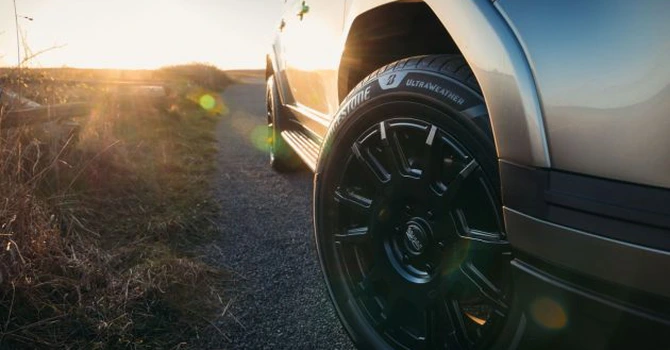 Avertisment Bridgestone: Asfaltul poate fi de două ori mai fierbinte decât aerul, atenție la anvelope!