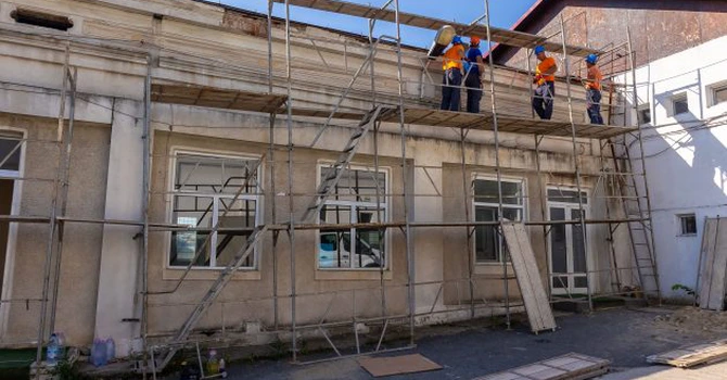 Primăria Galați anunță că au fost începute lucrările la noul centru de îngrijiri paliative de la Maternitatea „Buna Vestire”