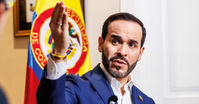 Columbia are un președinte nou. Abelardo de la Espriella, un aliat al lui Donald Trump, a depus jurământul vineri. La câteva ore după, SUA au anunțat că oferă Bogotei un ajutor de 1 miliard de dolari