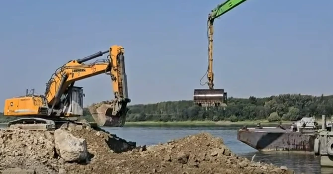 Dunărea atinge un nou minim istoric, care se va menține staționar până pe 12 august. ANAR anunță că ia măsuri (VIDEO)