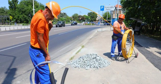 Iluminatul public din Constanța va fi redus, iar autobuzele electrice vor fi încărcate dup ora 23.00, ca răspuns la instituirea stării de alertă energetică