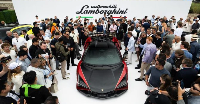 Lamborghini Revuelto SV, cu 1.065 CP, a fost prezentat la Monterey Car Week 2026