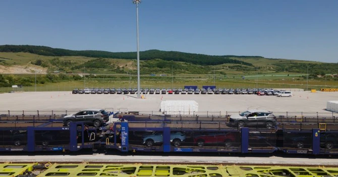 Gigantul DP World transformă Aiudul în hub de distribuție auto pentru sud-estul Europei. Primul transport de mașini din Belgia a ajuns în România