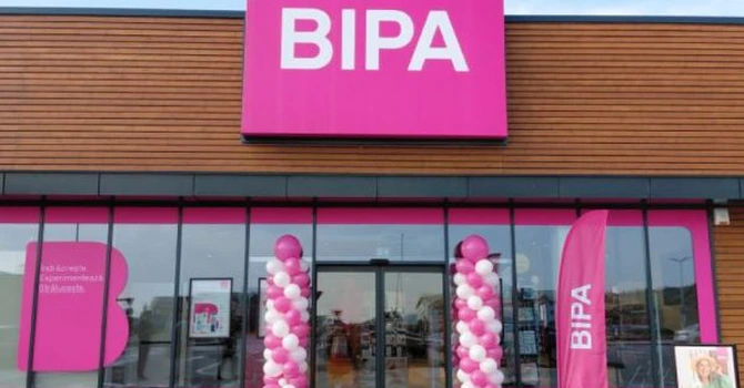 BIPA, rivalul dm, a deschis trei magazine într-o lună: ultimul deschis la Bran. În ce orașe mai caută oameni