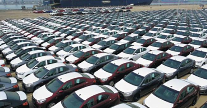 China – Declinul pieţei auto s-a extins în iulie, dar exporturile au crescut