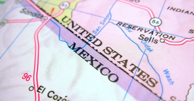 SUA vor continua planul de construire a unui zid de 100 de kilometri la graniţa cu Mexic