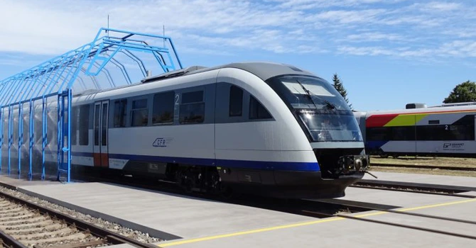 Săgeţi albastre – Electroputere VFU Paşcani. 40 automotoare Siemens Desiro SR20D sunt gata să iasă pe şine după ce au finalizat reviziile (CFR Călători)