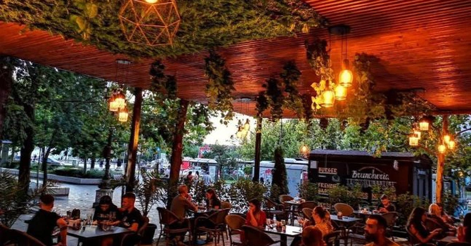 Ofertă specială la energie electrică de la PPC pentru antreprenorii din HoReCa. Reduceri de preț exact când e consumul mare, cine poate beneficia