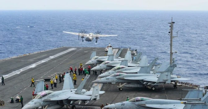 Decizie istorică în SUA – Trump a autorizat construcţia de nave militare în străinătate şi a ordonat revenirea la sistemul de catapulte cu aburi pentru lansarea avioanelor de vânătoare