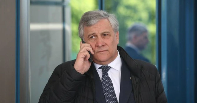 Viceprim-ministrul italian Antonio Tajani dă de înțeles că băncile și firmele energetice ar trebui să-și plătească anticipat impozitele pentru a sprijini astfel finanțele statului