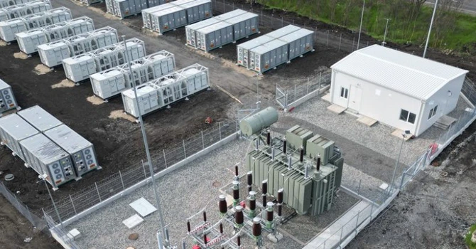 Nouă baterie de mari dimensiuni în România, la avizare. 294 MWh, puși de divizia unei mari companii regionale cu ADN bulgăresc