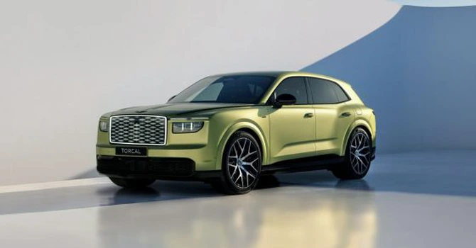 Bentley testează interesul clienților bogați cu primul său model complet electric