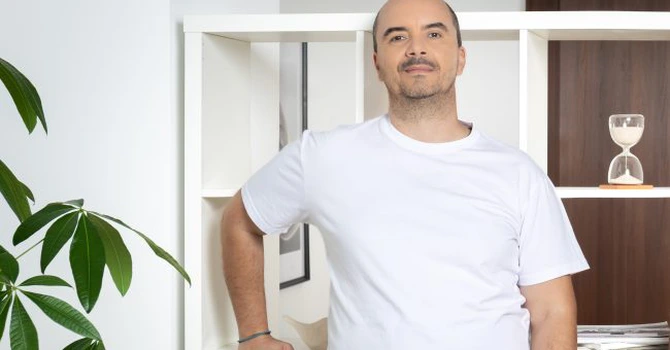 Un nou tip de angajat intră în companii. Ce este „Angajatul Digital” creat de startup-ul lui Bogdan Putinică – Interviu