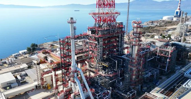 Compania INA, parte a grupului MOL, a pus în funcțiune noua unitate de cocsare întârziată (DCU) din cadrul Rafinăriei Rijeka din Croația. Unitatea va putea rafina de acum țițeiuri mai grele