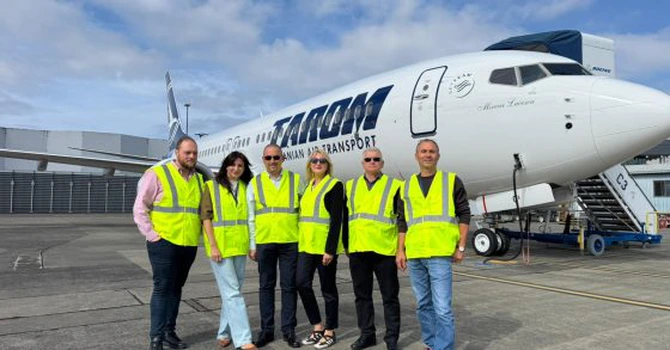 Primul Boeing 737 MAX vine în flota TAROM în acest weekend. Avionul va purta numele ”Mircea Lucescu”