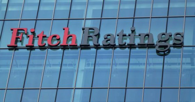 Avertisment foarte sever transmis de Fitch. România ar putea fi retrogradată la „junk” dacă criza politică se prelungește