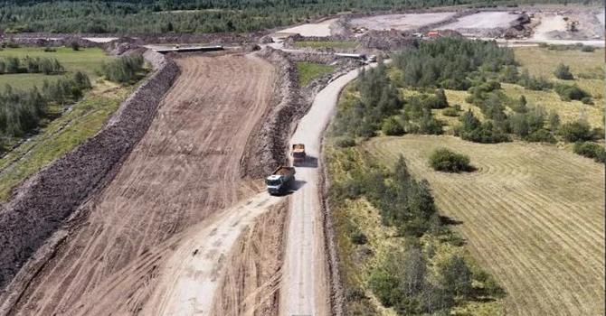 Lucrările de pe lotul Joseni-Ditrău al Autostrăzii „Unirii” A8 au ajuns la un stadiu de 10%, anunță CNIR