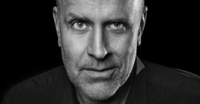 Ce este comerțul agentic și cum ne vom face cumpărăturile în era AI. Magnus Lindkvist, futurolog: La fel ca electricitatea, AI-ul va trece probabil de la statutul de inovație la o formă de infrastructură.