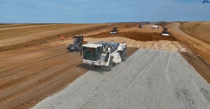VIDEO Autostrada Transilvania: Constructor din Ucraina anunță că se apropie de finalizarea lucrărilor
