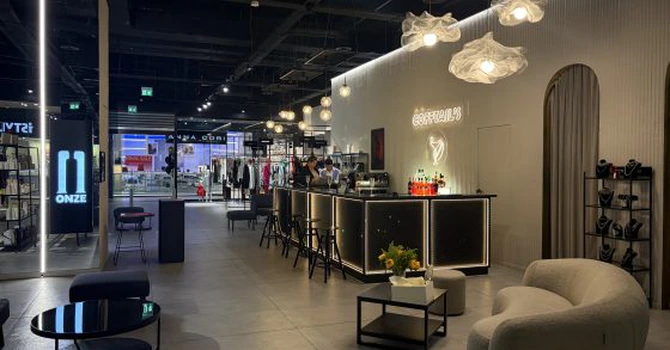 27 de designeri și companii românești de modă s-au reunit sub același brand. Primul magazin sub acest concept, care include și o zonă de bar, se va deschide în Promenada Mall