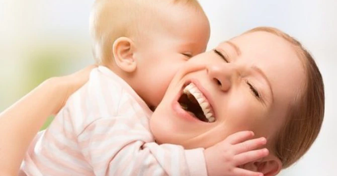Dispoziţia din lege ce exclude unele femei de la dreptul la concediu şi indemnizaţia de risc maternal este discriminatorie, a anunţat CCR