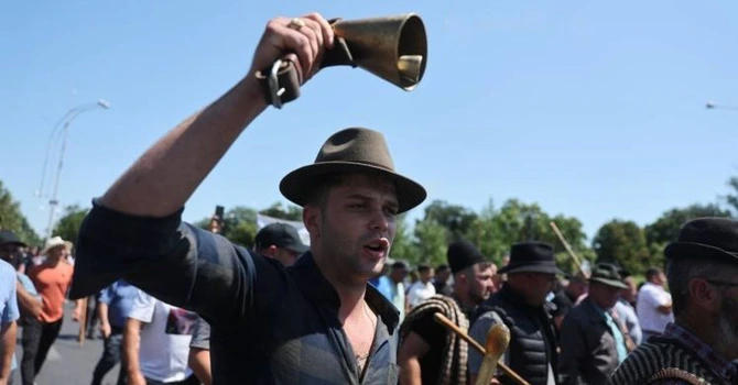 Protest mare la Guvern. Ce vor ciobanii