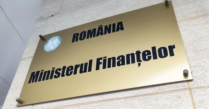 Semne proaste pentru economie. Statul se împrumută iar la peste 7%,  semn că investitorii fug. Plătim deja dobânzi de junk și așteptăm decizia crucială din 2 octombrie