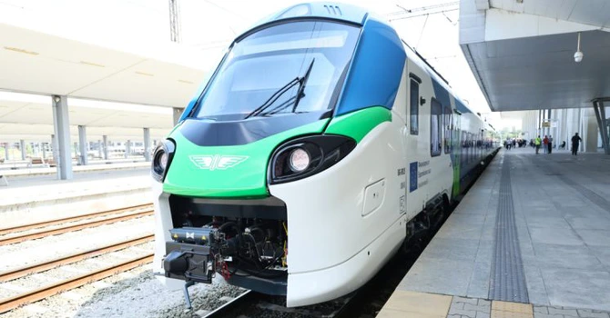 Primele trenuri noi de la Alstom pentru Bulgaria au intrat în operare