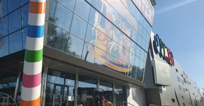 Mall-ul fantomă cumpărat de Jumbo în București revine la viață. BIPA, Penny, Sinsay și Dr. Max au deschis noi magazine
