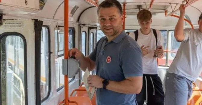 Bucureștiul primește peste 87 de milioane de euro pentru înnoirea flotei de transport public. Anunț făcut de primarul Ciucu