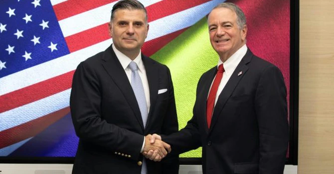 Ambasadorul SUA a fost la ASF.  Discuții despre temutul SEC, supraveghetorul burselor din New York și din SUA. Petrescu, președinte ASF: Am abordat și tema reglementării piețelor cripto
