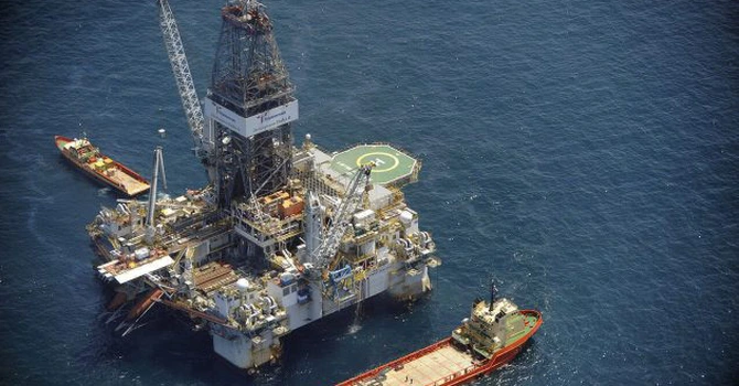 Guvernul român a respins prelungirea concesiunii perimetrului de gaze Trident din Marea Neagră, controlat de Lukoil