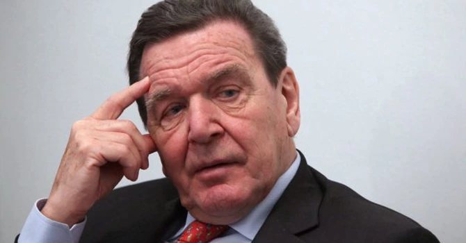 Gerhard Schröder mai primește un post de conducere într-o companie rusească. Fostul cancelar german a fost numit în consiliul de supraveghere al lanțului de retail Globus
