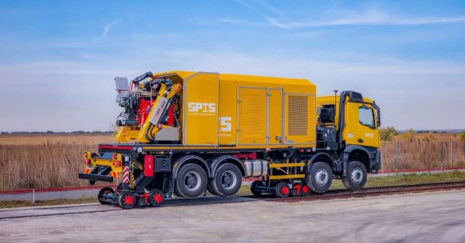 Utilaj de excepție fabricat de români. Hiarom va livra în Israel camionul șină – șosea de sudură prezentat la InnoTrans 2026