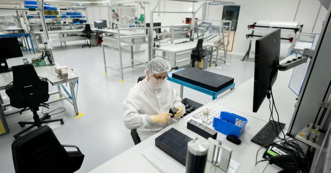 Fabrica VAT România de la Arad se extinde. Numărul angajaților a crescut cu 50%, iar recrutările continuă și în 2027