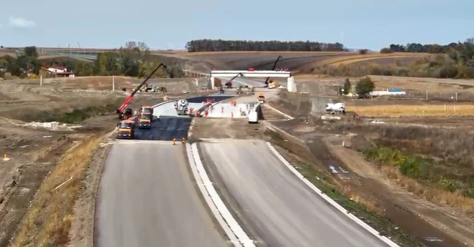 VIDEO Autostrada A7 Bacău – Pașcani: Lucrările la lotul 2 au ajuns la stadiul de 60%