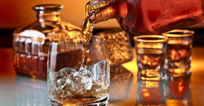 Spirits România cere Guvernului reducerea accizei la băuturile spirtoase