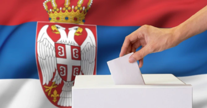 Sârbii votează duminică în alegeri anticipate, în timp ce studenţii încearcă să-l înlăture pe Vucic