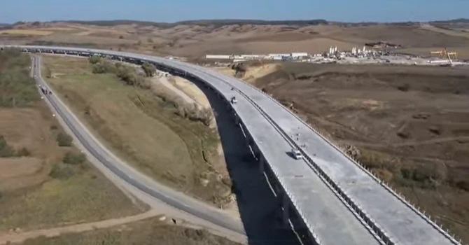 VIDEO Autostrada Transilvania: Începe montarea hidroizolației pe cel mai lung viaduct